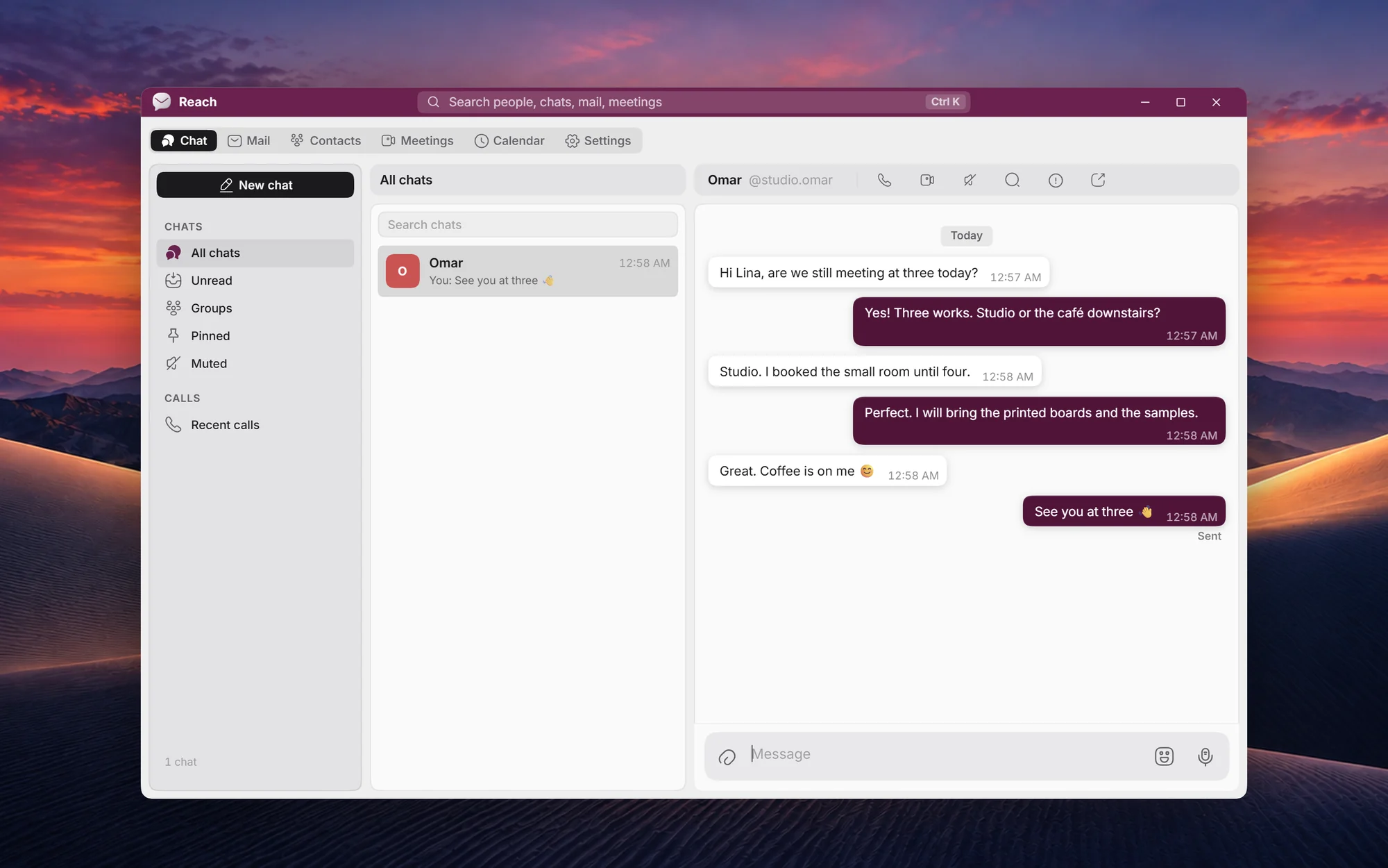 Reach with a chat open: two people agreeing to meet at three, the chats listed beside it.